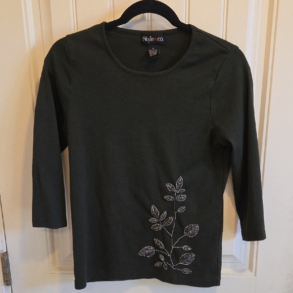 Embroidered Leaf Dark Green 3/4 Sleeve Top - Picture 4 of 7